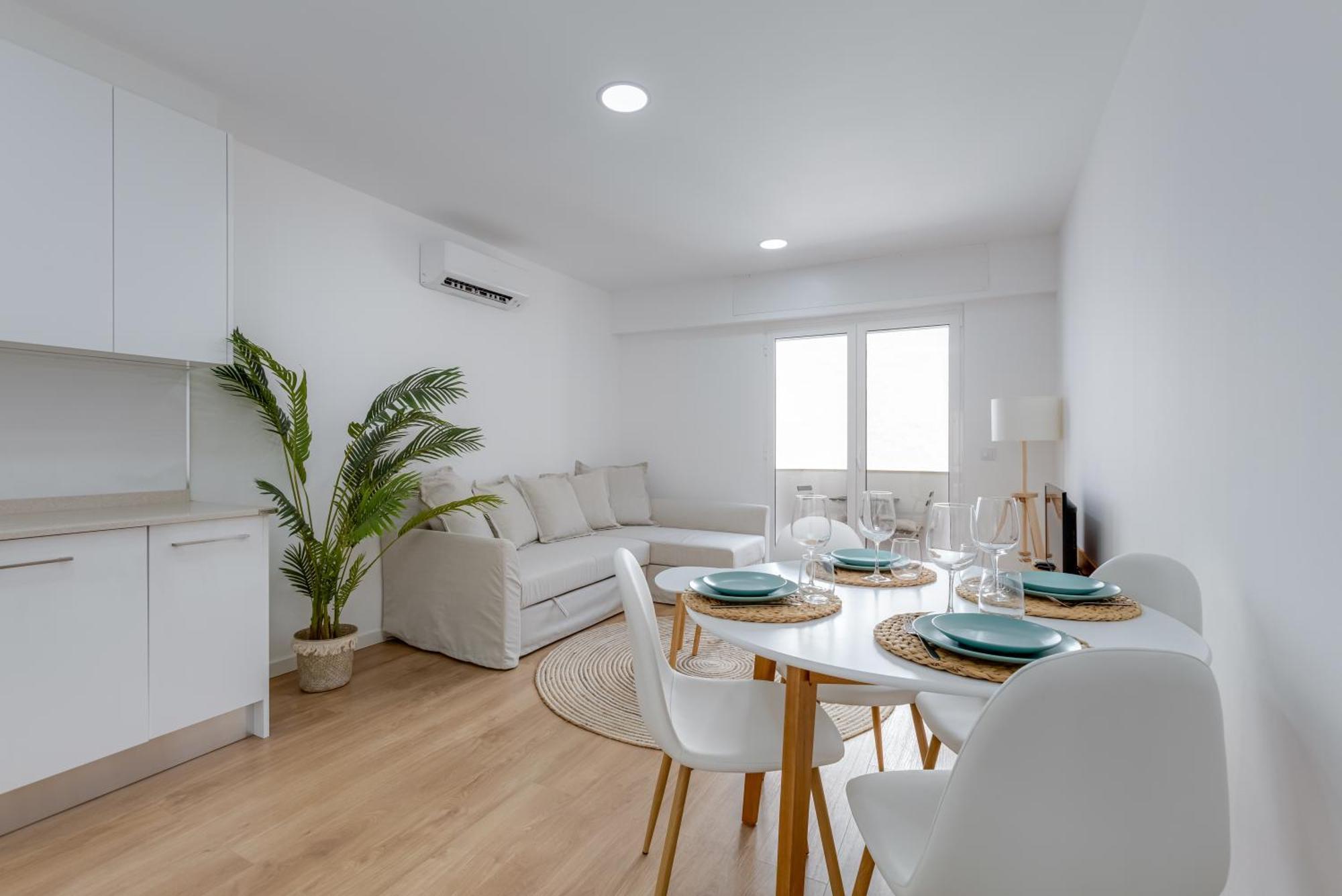 T2 Rosa Dos Ventos, A/C & Terrace - Casas & Papeis Lejlighed Armação de Pêra Eksteriør billede